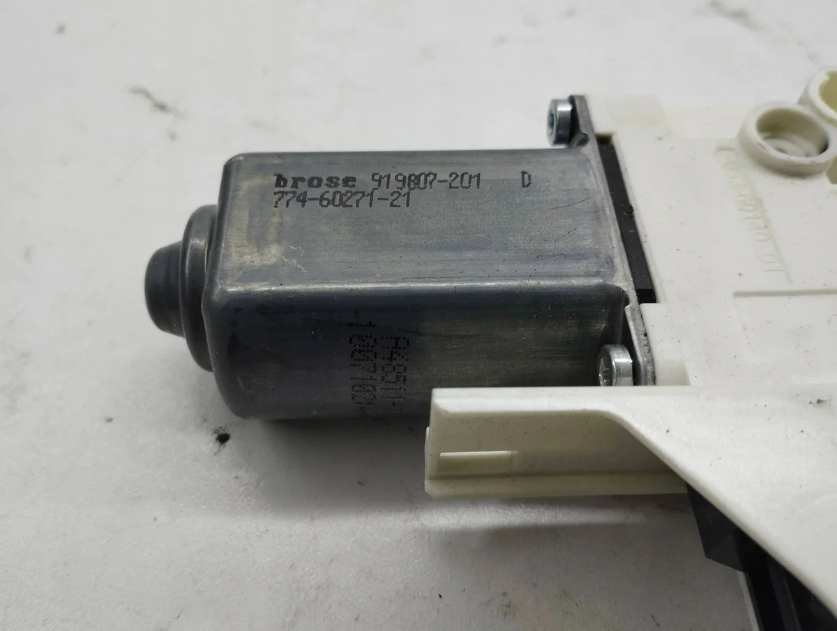 Audi A7 S7 4G Front Door Window Motor 2011 image 5