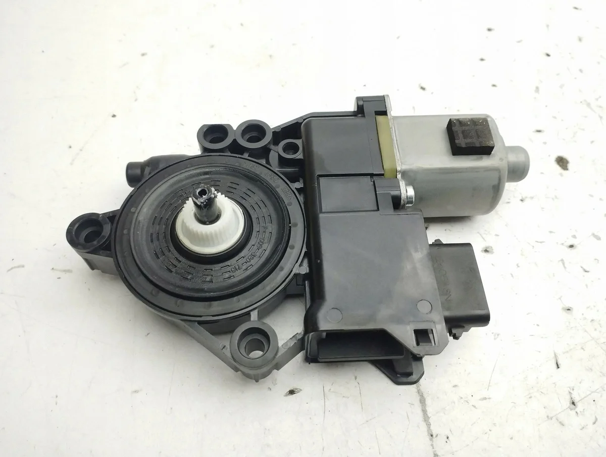 Motor Limpa Para-Brisas KIA Ceed 2019 82460J7010
