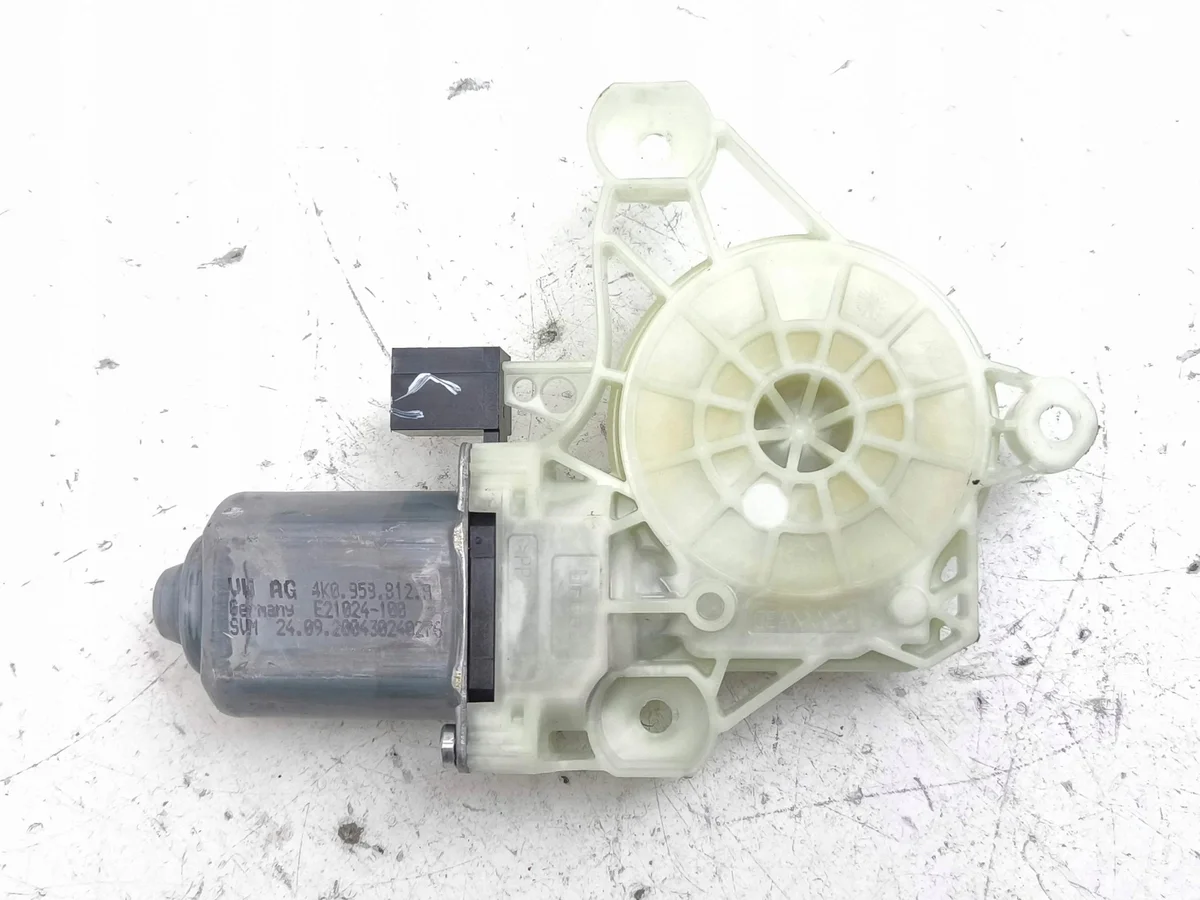 VW ID.3 Front Door Window Motor Used 4K0959812A image 8