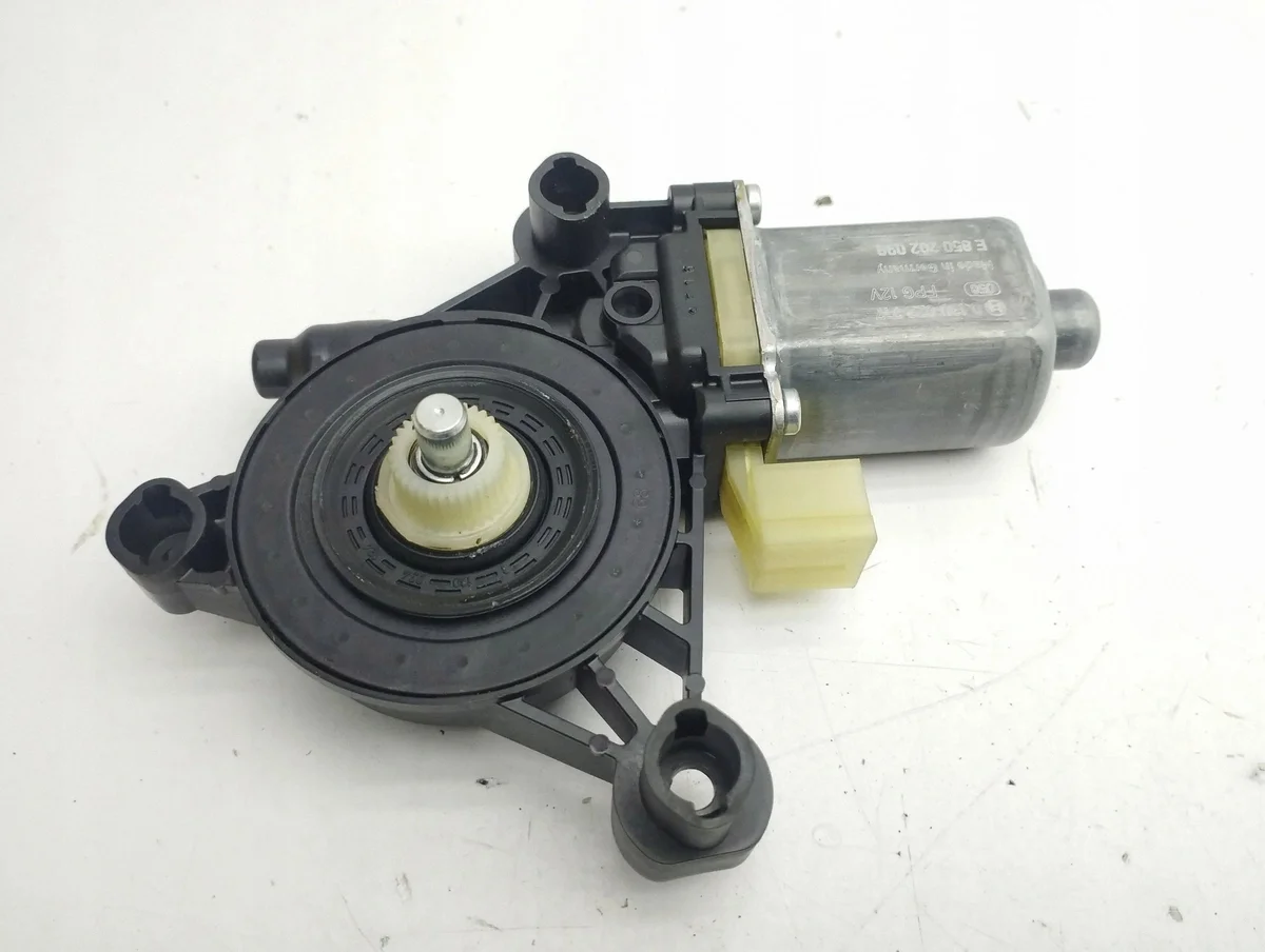 Audi Q2 Motortje Deurruit Voor 5Q0959801B