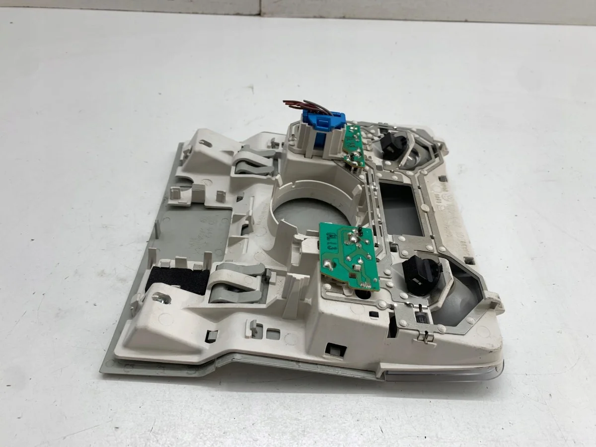 Luz Techo VW Golf VI 1K0947133H Usado image 3