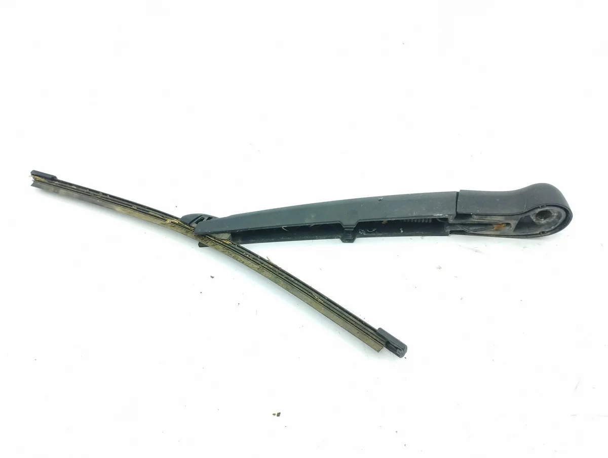 Taka KIA Ceed takalasin pyyhin AMD146934