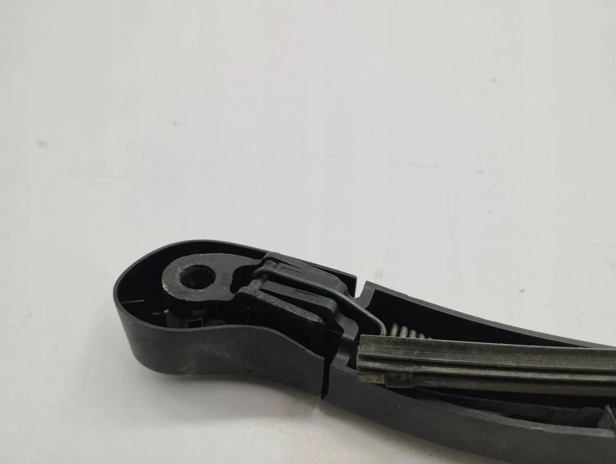 Brazo limpiaparabrisas BMW E60 E61 usado image 4