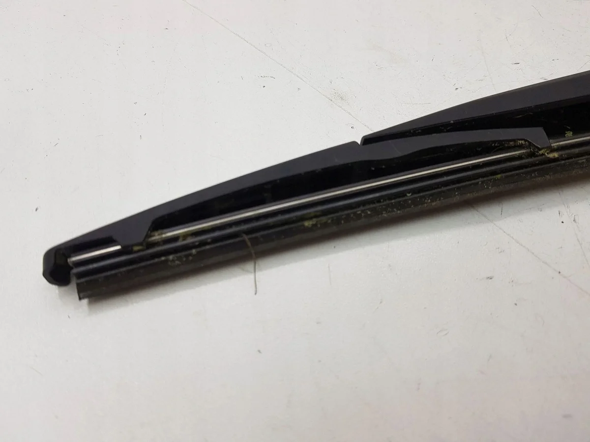KIA Carens II Scheibenwischerarm hinten AMD162817 image 6