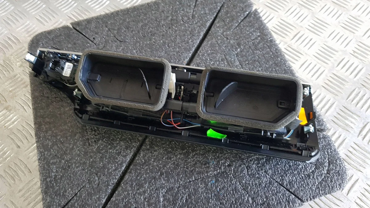 BMW X3 F25 2015 Rejilla Ventilación Central image 4
