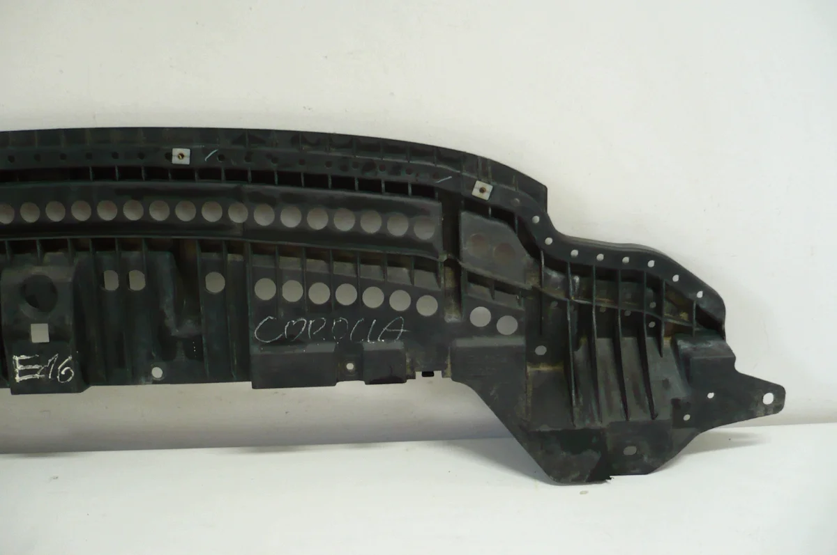 Toyota Corolla E16 Pare-chocs Avant Occasion image 6