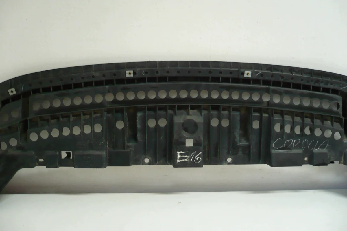 Toyota Corolla E16 Pare-chocs Avant Occasion image 7