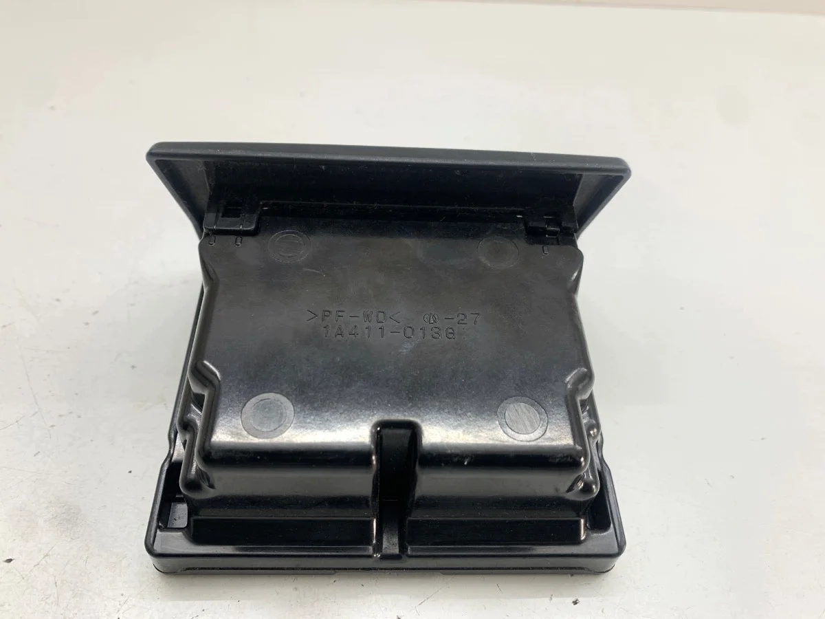 Aschenbecher Toyota Land Cruiser J12 gebraucht image 3