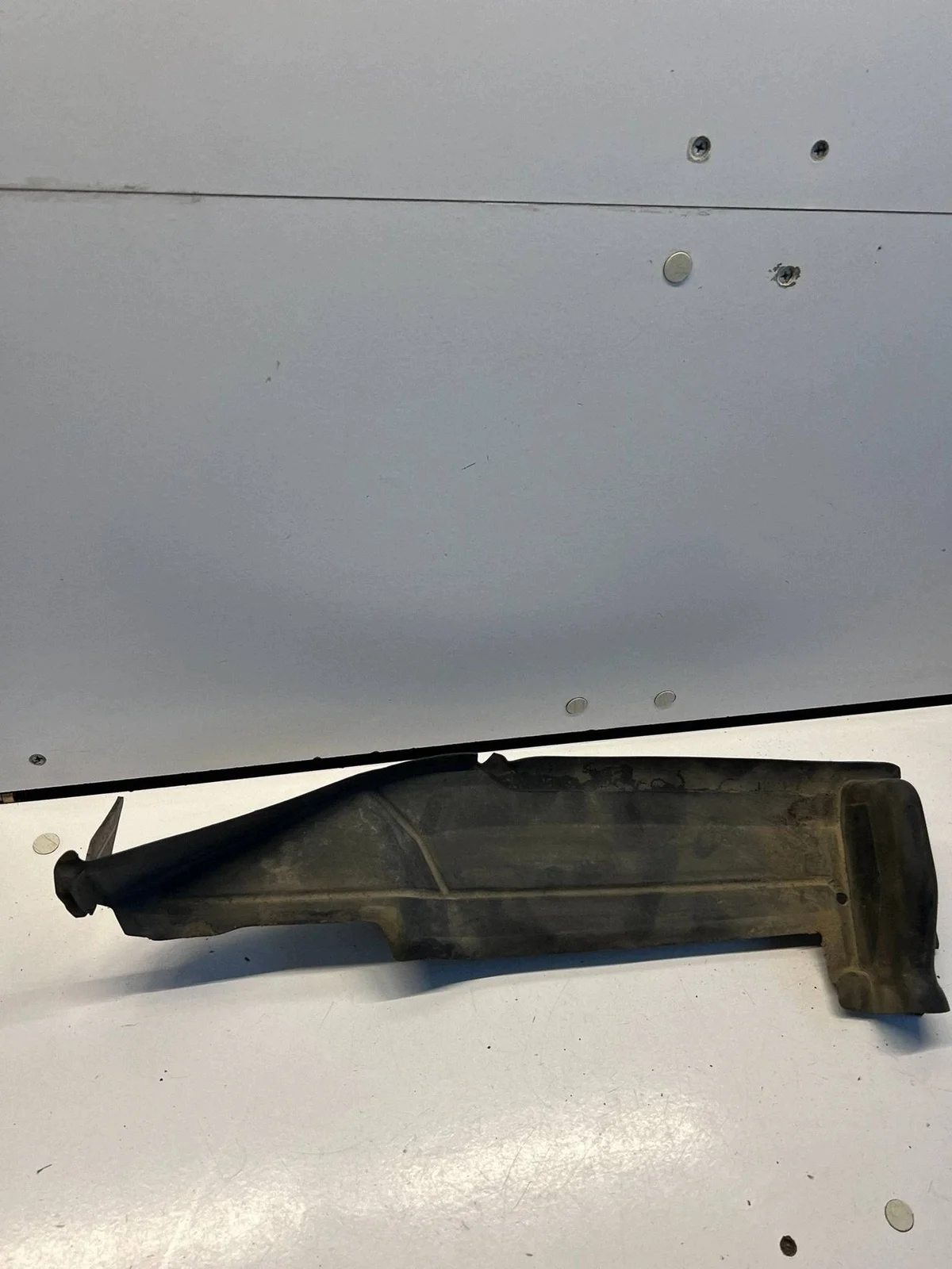 Audi Q3 8U Moldura Guardabarros Izquierdo 8U0821169