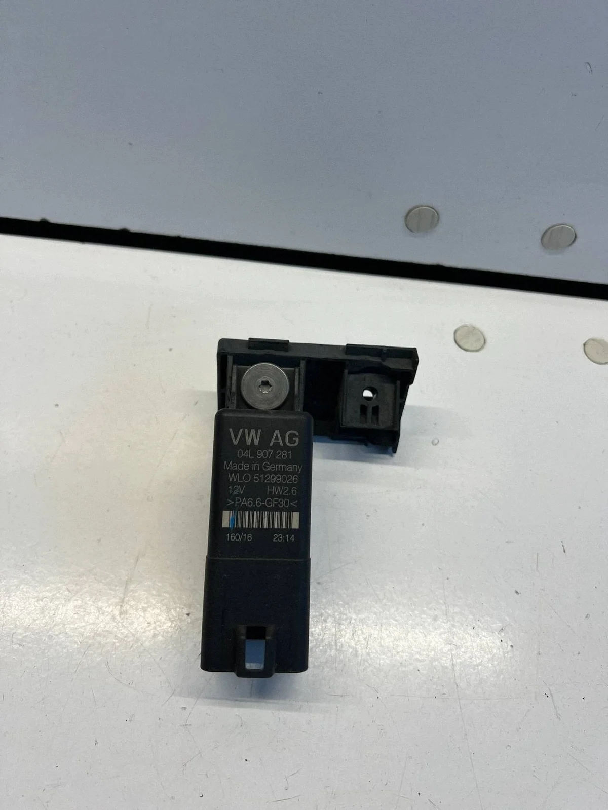 Glow Plug Control Module 04L907281 Audi Q3