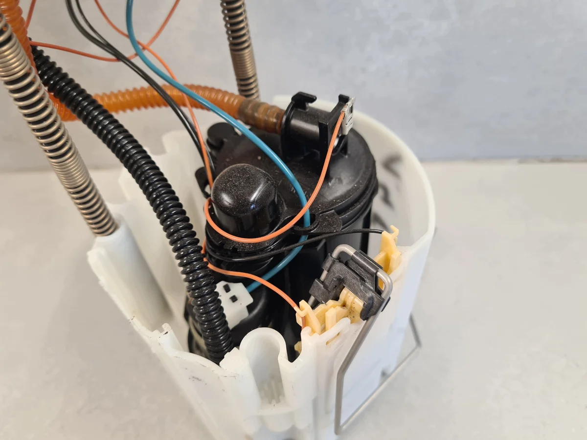 Kraftstoffpumpe Opel Astra IV J 1.4 Turbo image 5