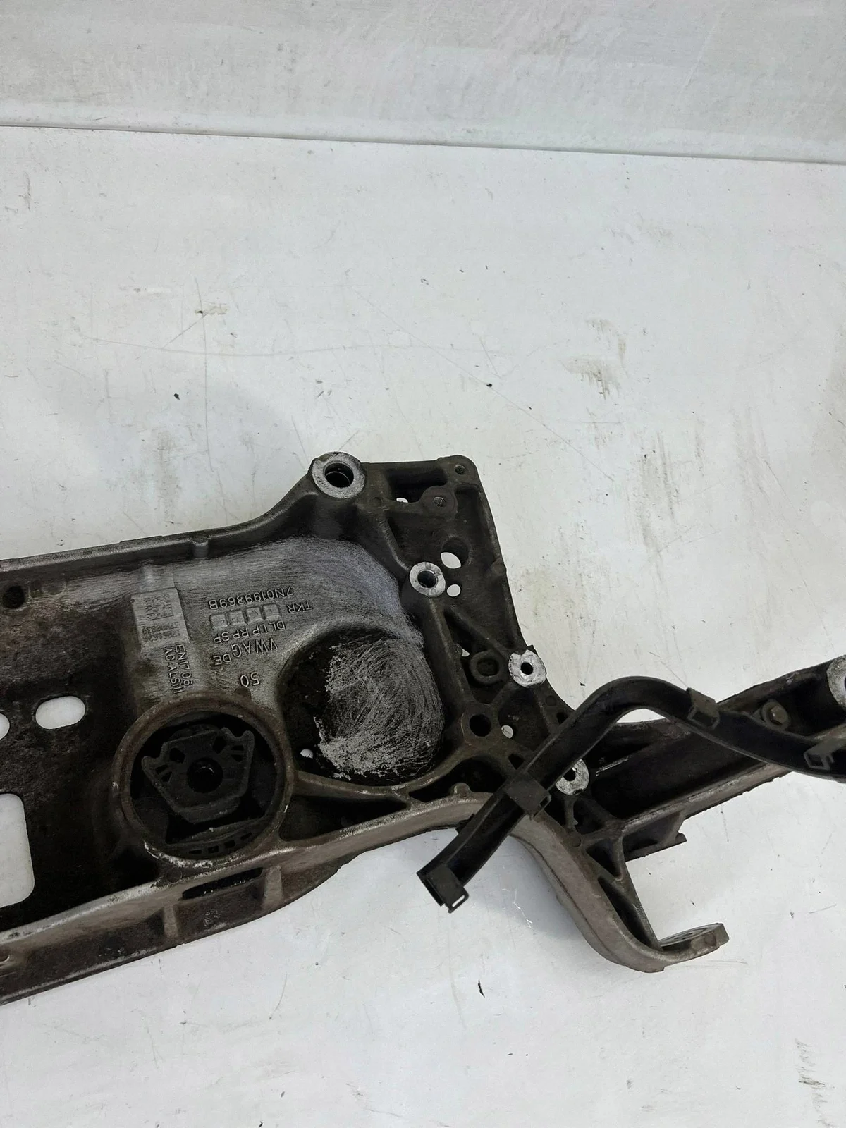 Sujet de suspension avant Audi VW 7N0199369B image 7