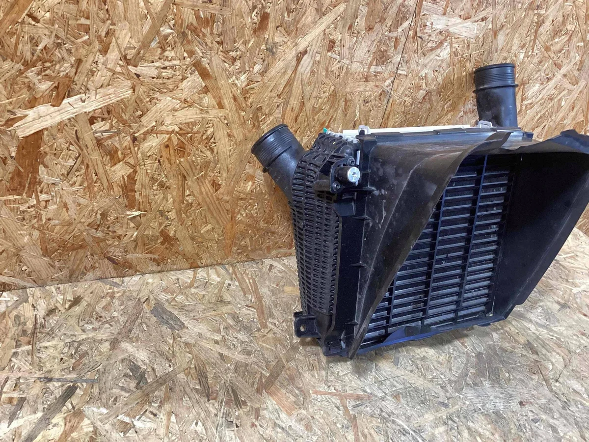Intercooler Porsche Panamera 976145804A image 5