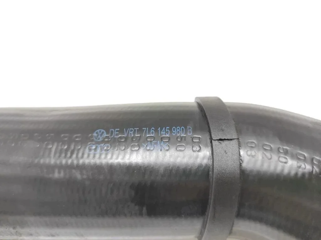Ladeluftrohr VW Touareg 7L6145980B gebraucht image 4
