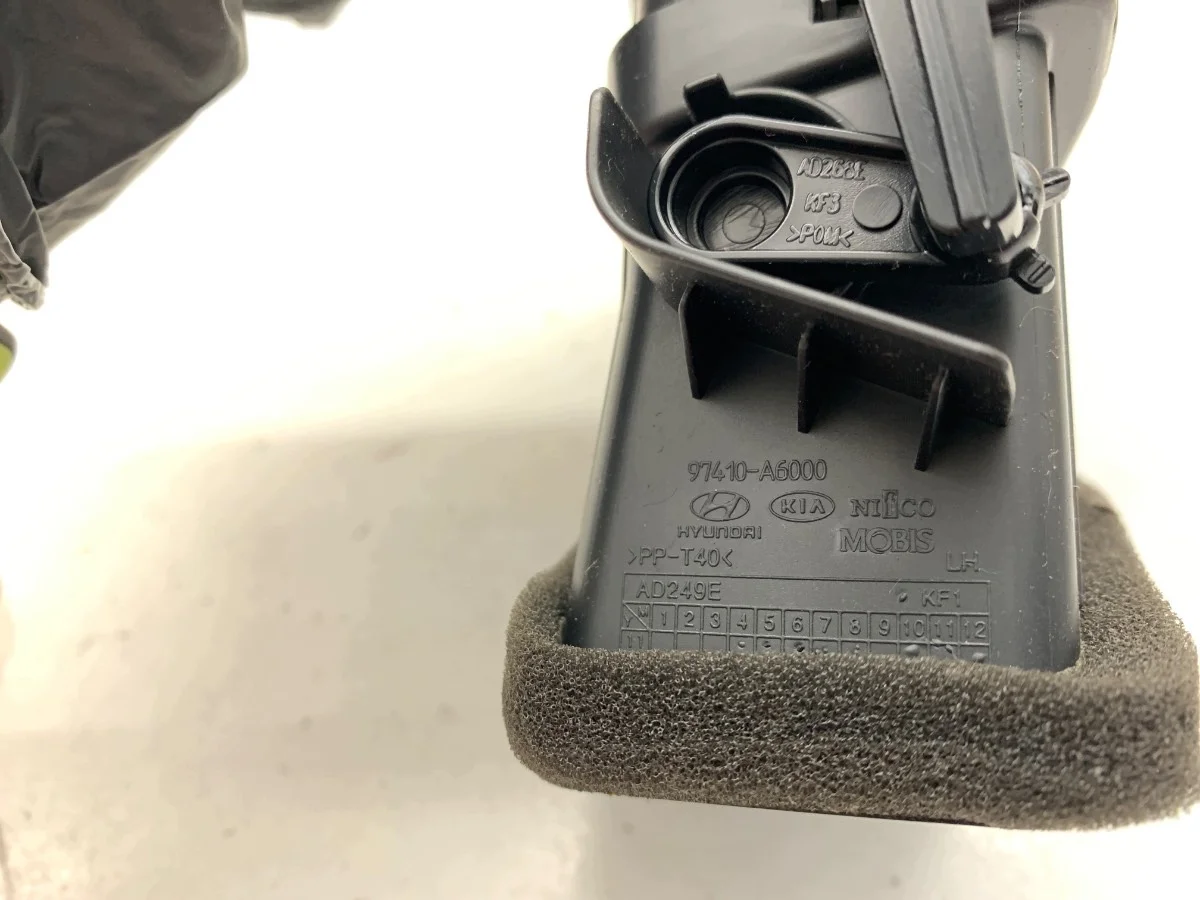 Lüftungsgitter Links Vorne Hyundai i30 image 4