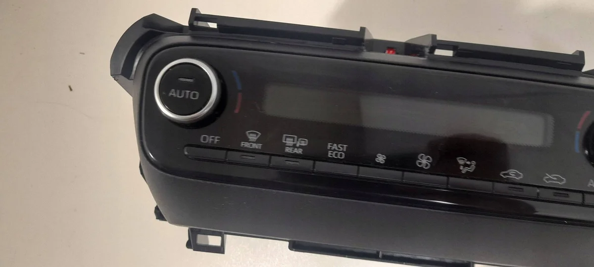 Pannello Climatronic Mazda 2 Yaris IV 559000DN00 thumbnail 1