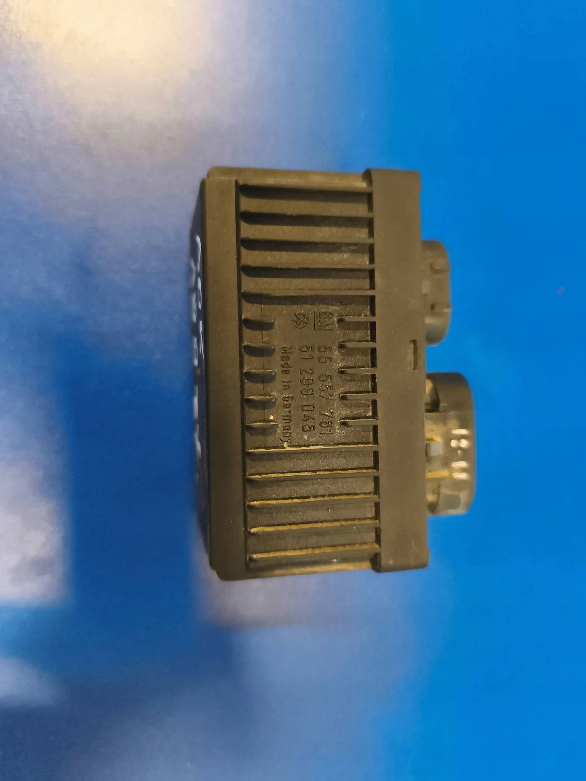 Opel Astra J Glow Plug Controller 55557761 image 4