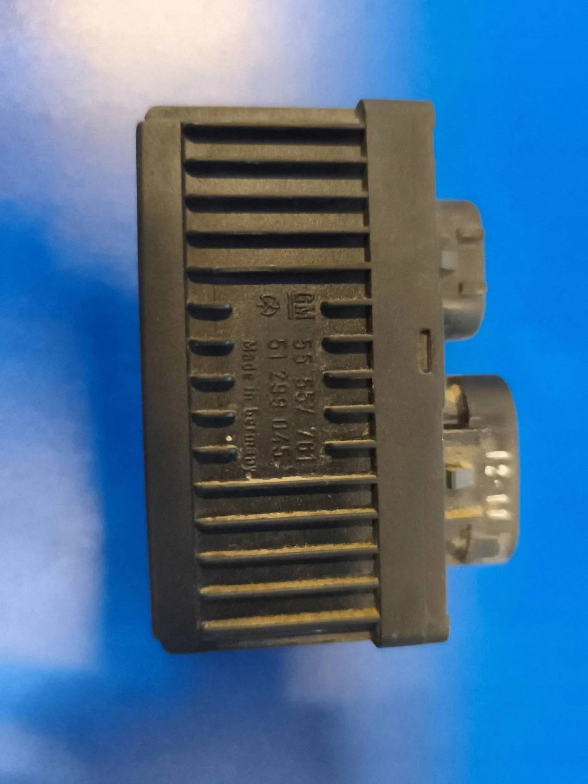 Opel Astra J Glow Plug Controller 55557761 image 5