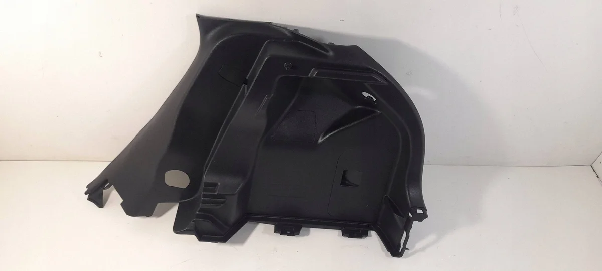 Toyota Yaris 4 IV Verkleidung Kofferraum rechts
