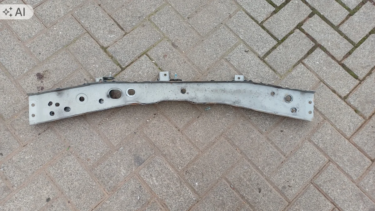 Nissan Micra K13 Frontstoßstange Träger image 4