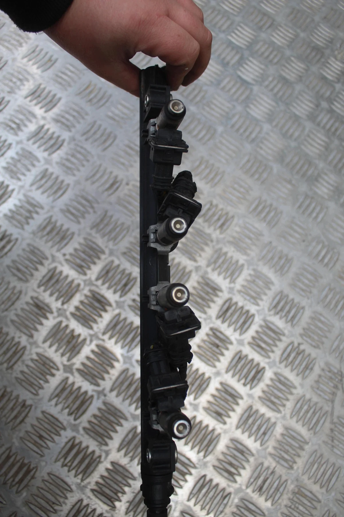 Einspritzleiste Fiat 500 1.2 8V gebraucht image 4