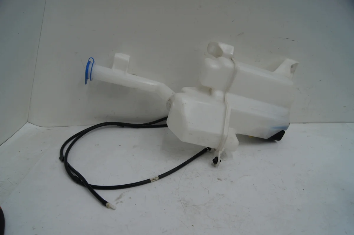 Suzuki Swift VI MK8 réservoir lave-glace