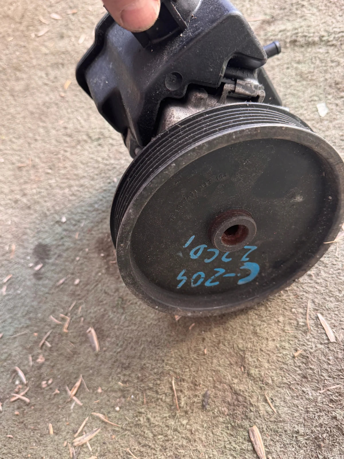 Power Steering Pump Mercedes C-Class 203 Used image 6