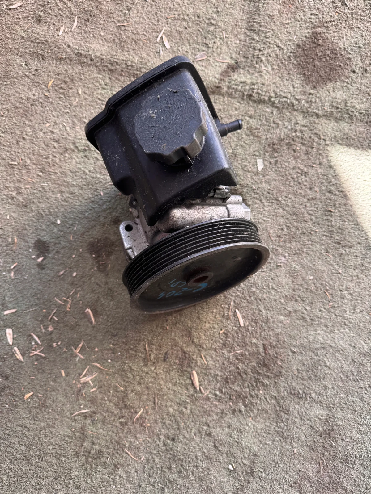 Power Steering Pump Mercedes C-Class 203 Used image 7