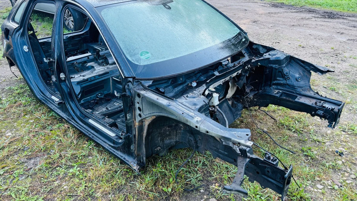 Audi A3 S3 8V Vorderteil gebraucht LIU49547 image 3