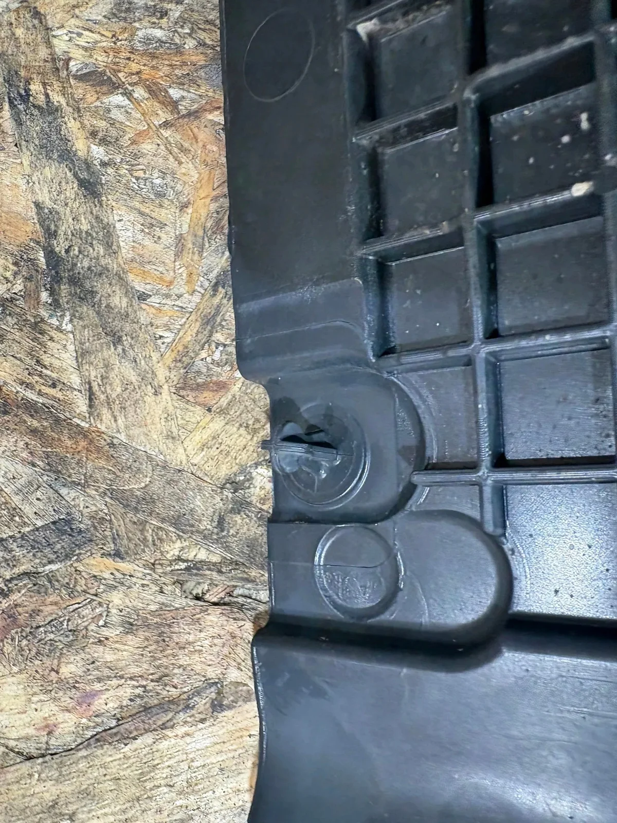 VW Crafter 2018 Battery Box Cover 7C0907300 image 3