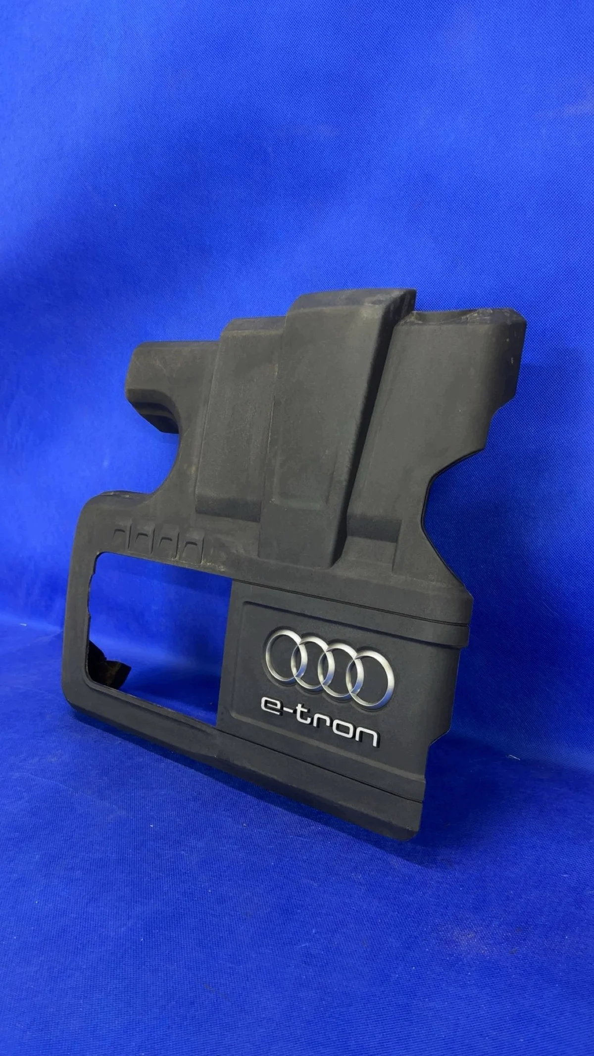Audi A3 8V FL 1.4 E-TRON Abdeckung 04E103925C image 3