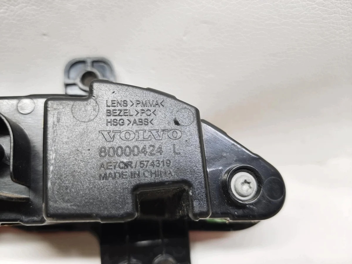 Volvo EX30 Nebelschlussleuchte Links Hinten image 5