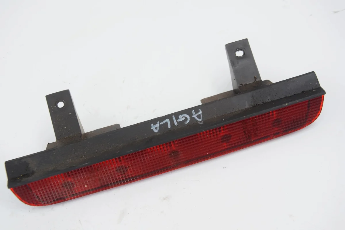 3ème feu stop Opel Agila A - 03318040