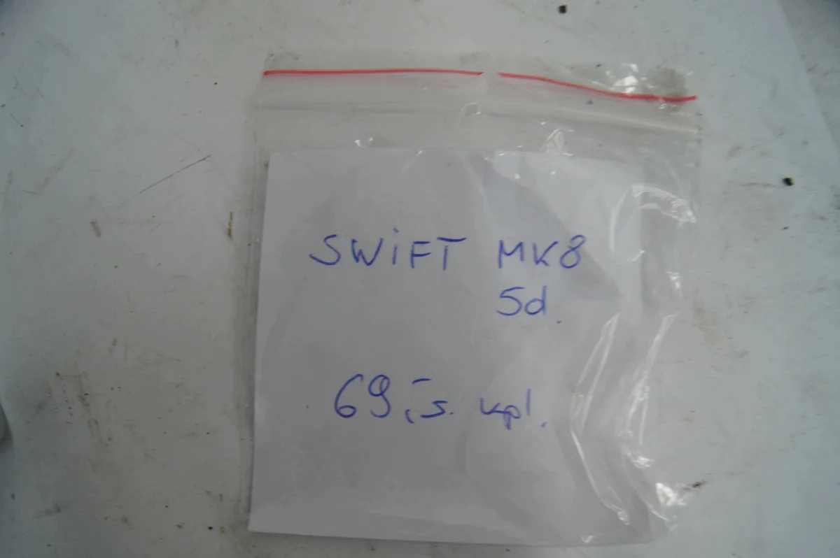 Suzuki Swift VI Anhängerkupplung Schlüssel image 6