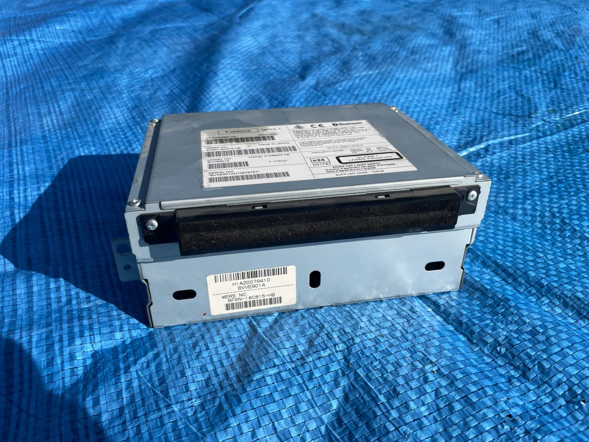 Lecteur radio navigation Volvo XC70 31344880