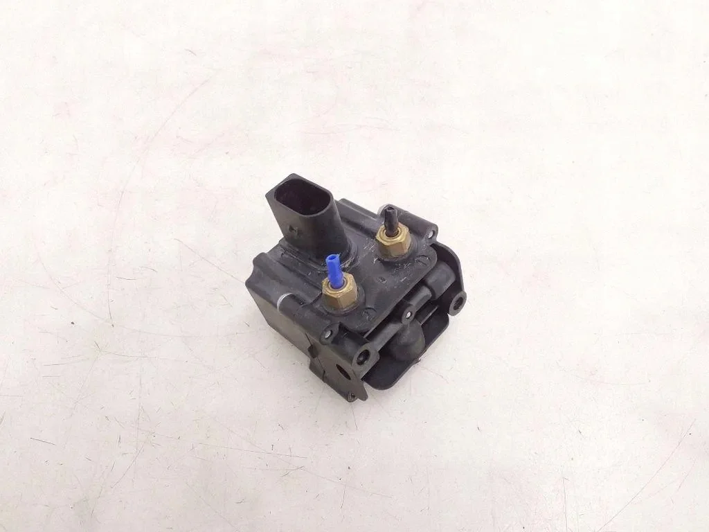 BMW Air Distributor Valve Block 4722555620