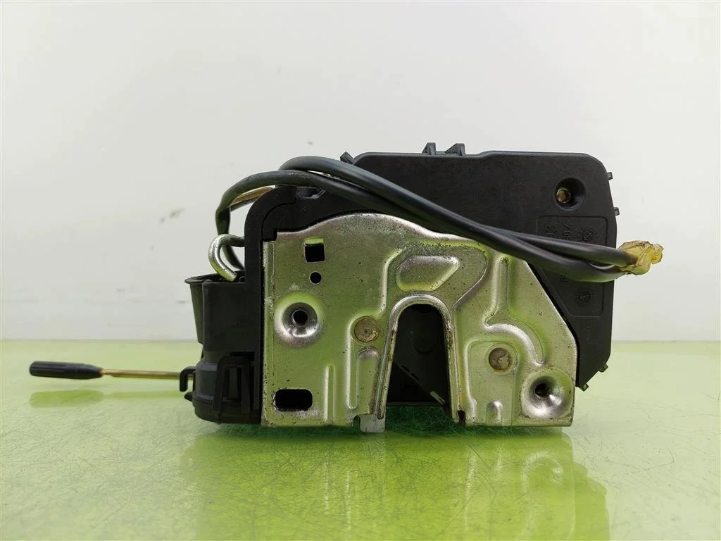 Cerradura Puerta Delantera Derecha Mercedes W203