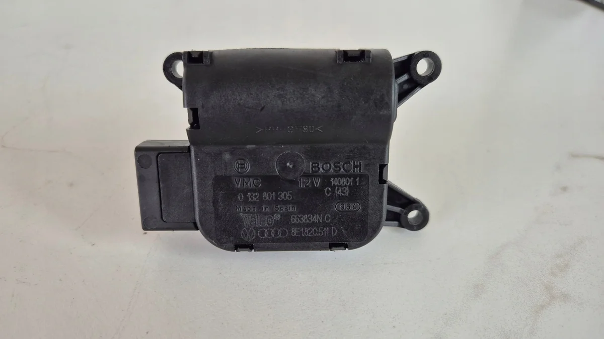 Moteur volet chauffage Audi A4 B6 B7 Exeo image 4
