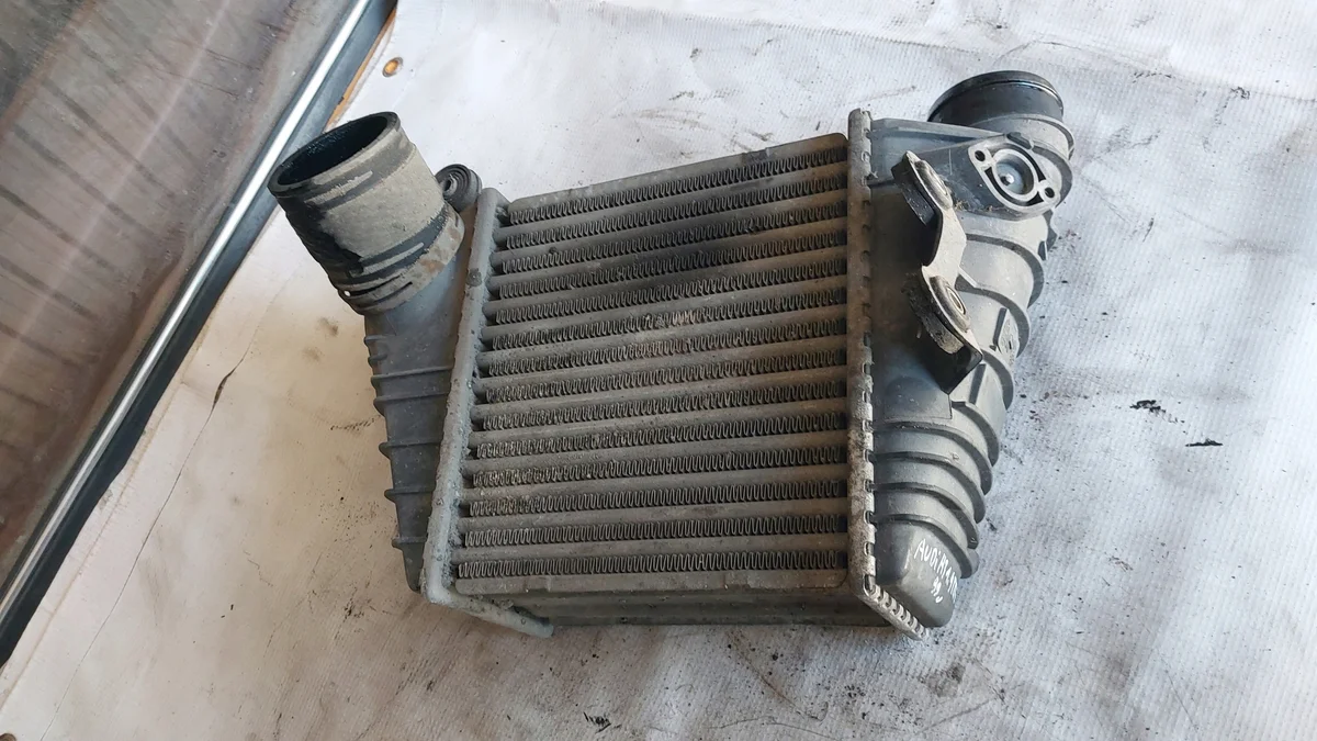 Ladeluftkühler Golf IV Leon A3 8L