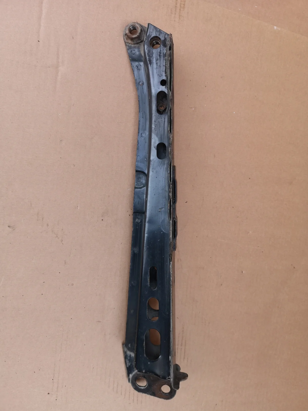 Toyota Avensis T27 T29 Knautschzone links