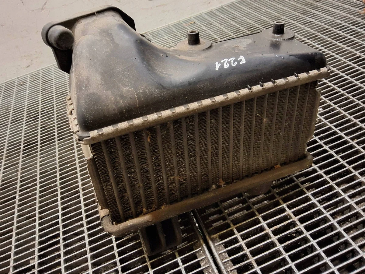 Radiatore Honda OE JD1271004410 Usato image 5