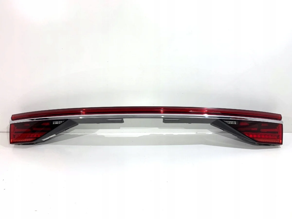 Audi A8 D5 Bakluckelampa 4N0945095G