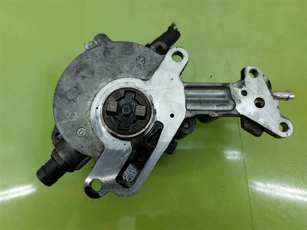Vakuum Pumpe VW Touran 1.9 TDI 038145209M thumbnail 1