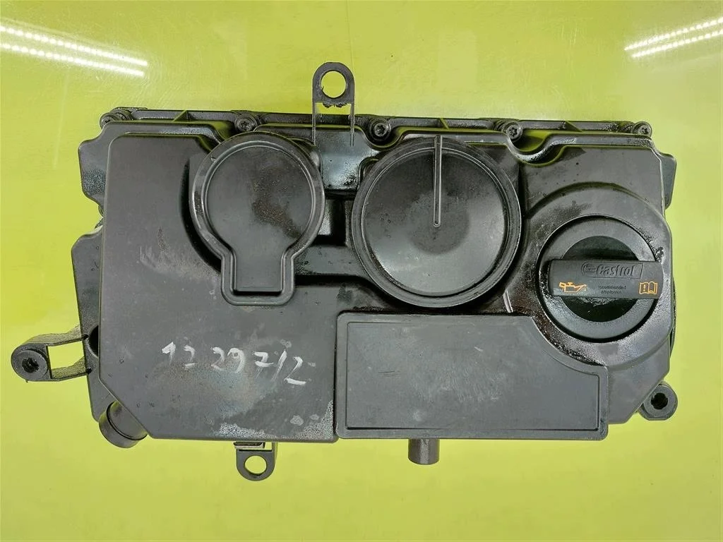 Ventilkåpa VW Touran 1.9 TDI 03G103475D