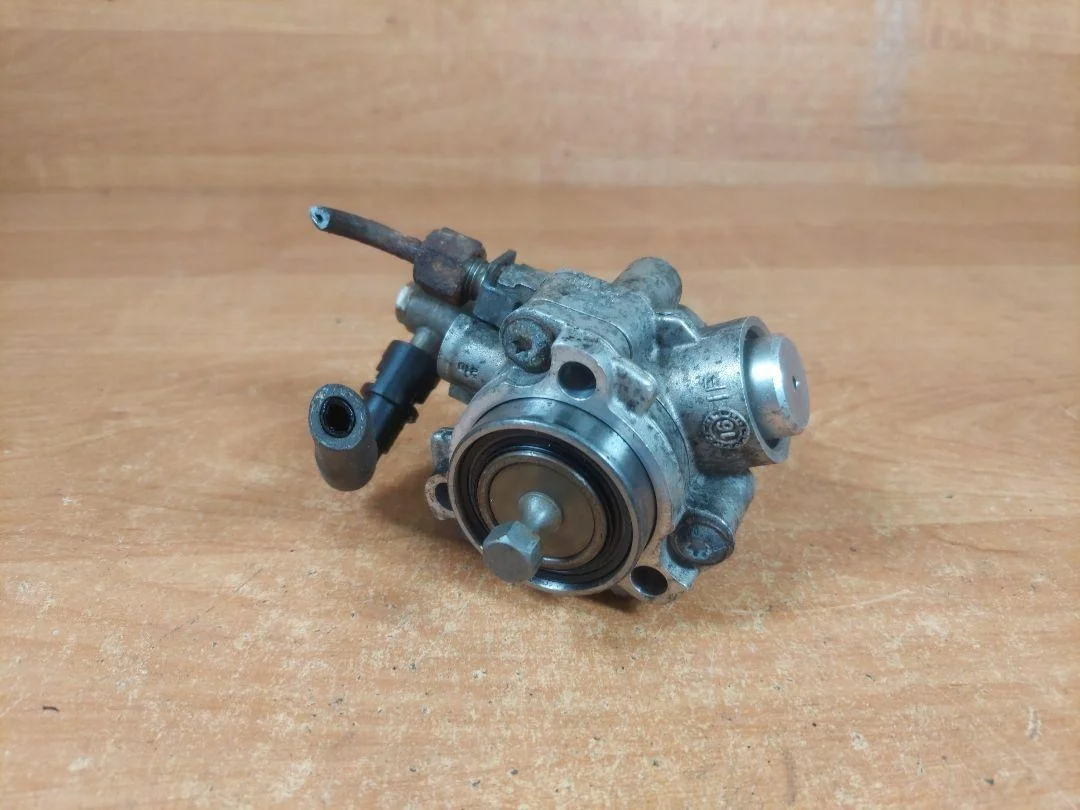 Polttoainepumppu Opel Vectra C 2.2 16V Direct