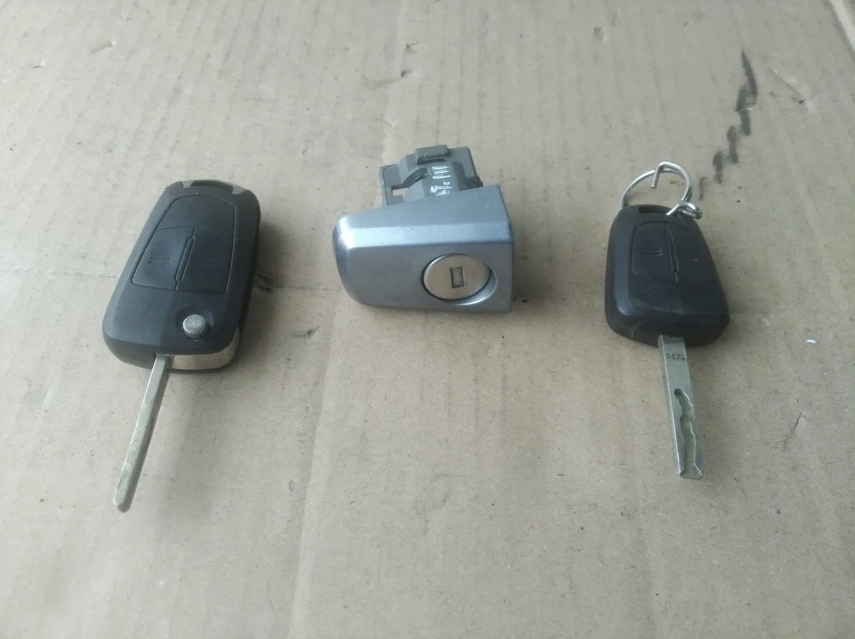 Clé et barillet de porte Opel Astra III H