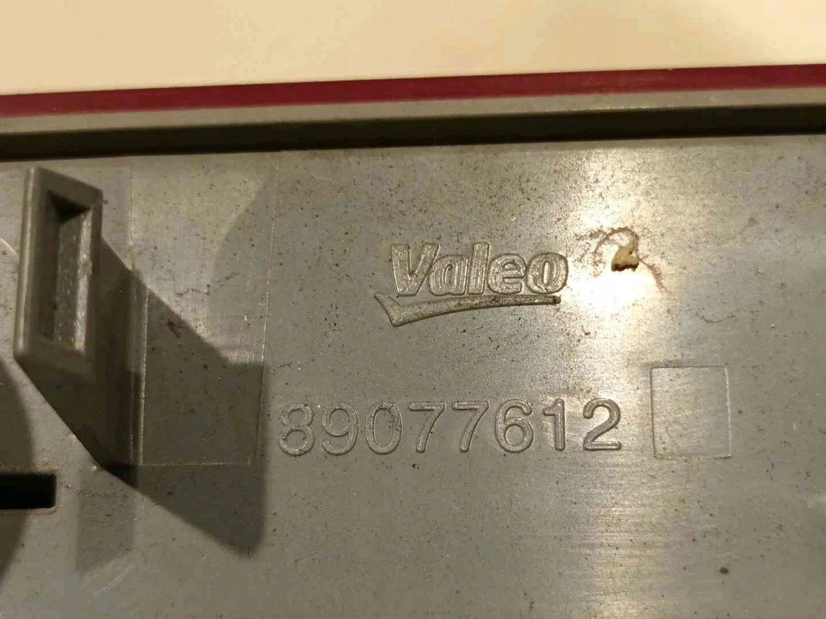 Luce Stop Renault OE 265900007R Usata image 4