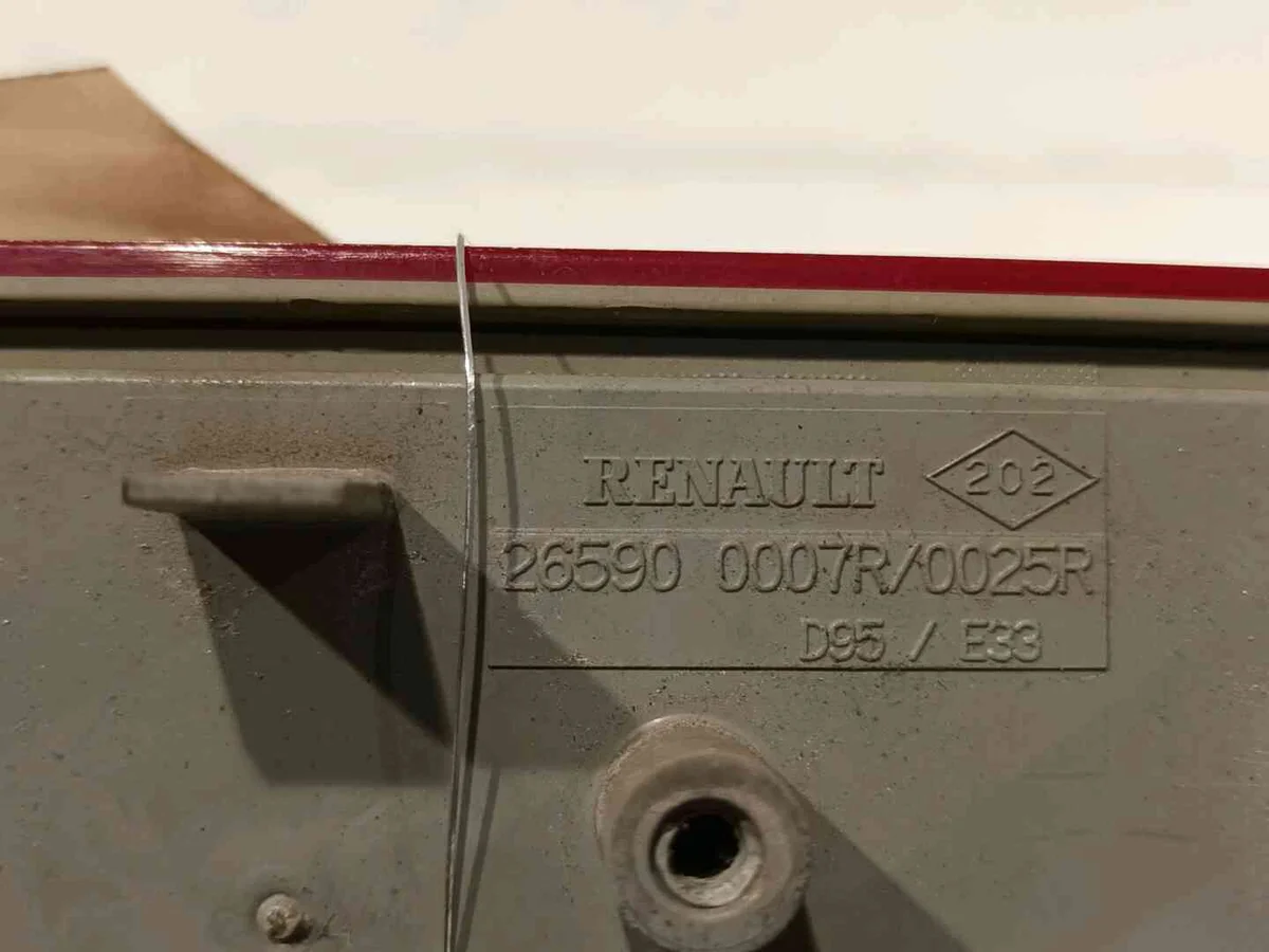 Luce Stop Renault OE 265900007R Usata image 5