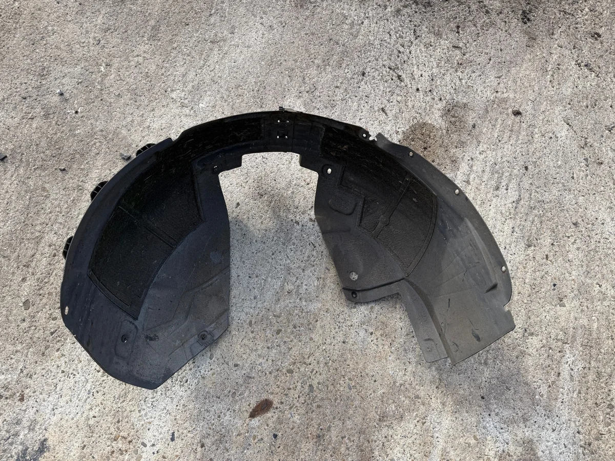 Opel Meriva B främre innerskärm höger image 3