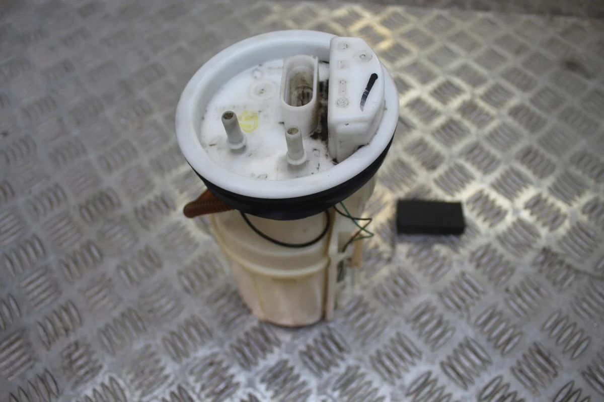 Used Volkswagen Fuel Pump 1J0919051H